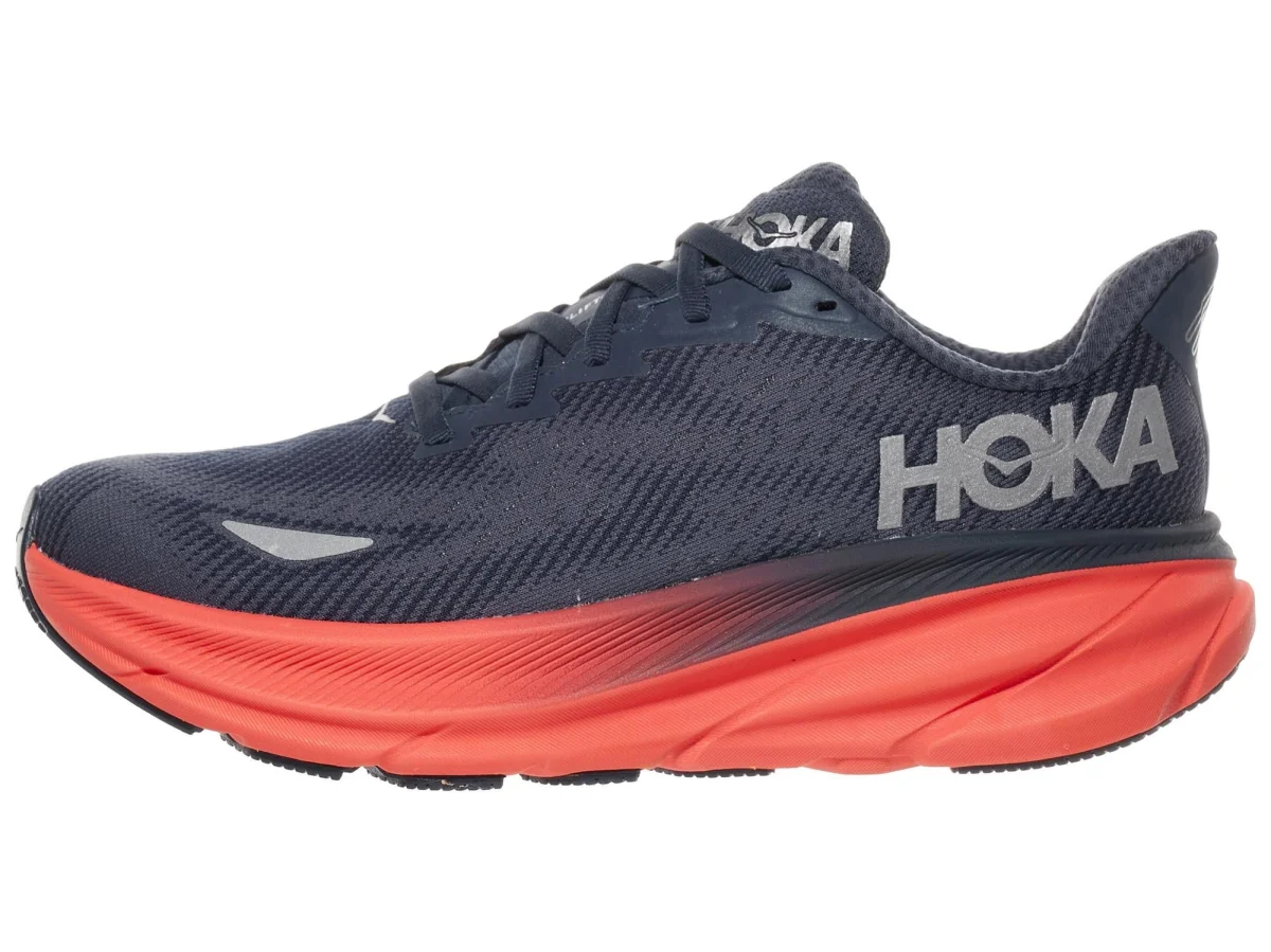 HOKA Clifton 9 in Varsity Navy / Dusk