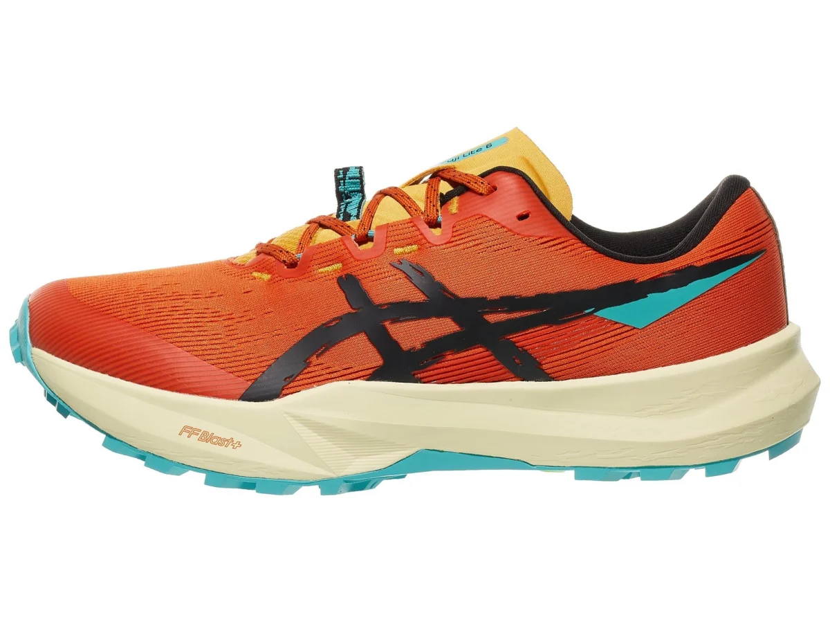 ASICS Fuji Lite 2 in Pale Apricot / Lichen Roc