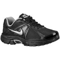 Nike Dart 9 in Black / Metallic