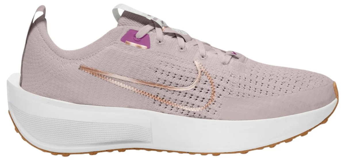 Nike Interact Run in Platinum Violet / White