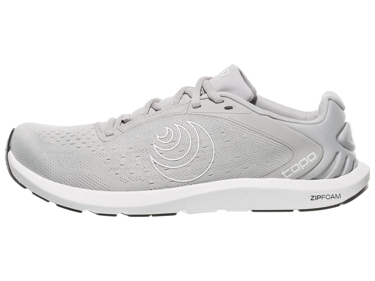 Topo Athletic ST-6 in Grey / White