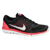 Nike Flex 2015 RN in Black / Hot