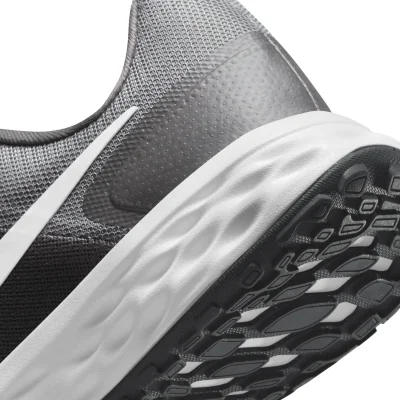 Nike Revolution 6