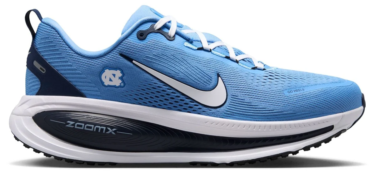 Nike Vomero 18 North Carolina in Valor Blue / White / College Navy
