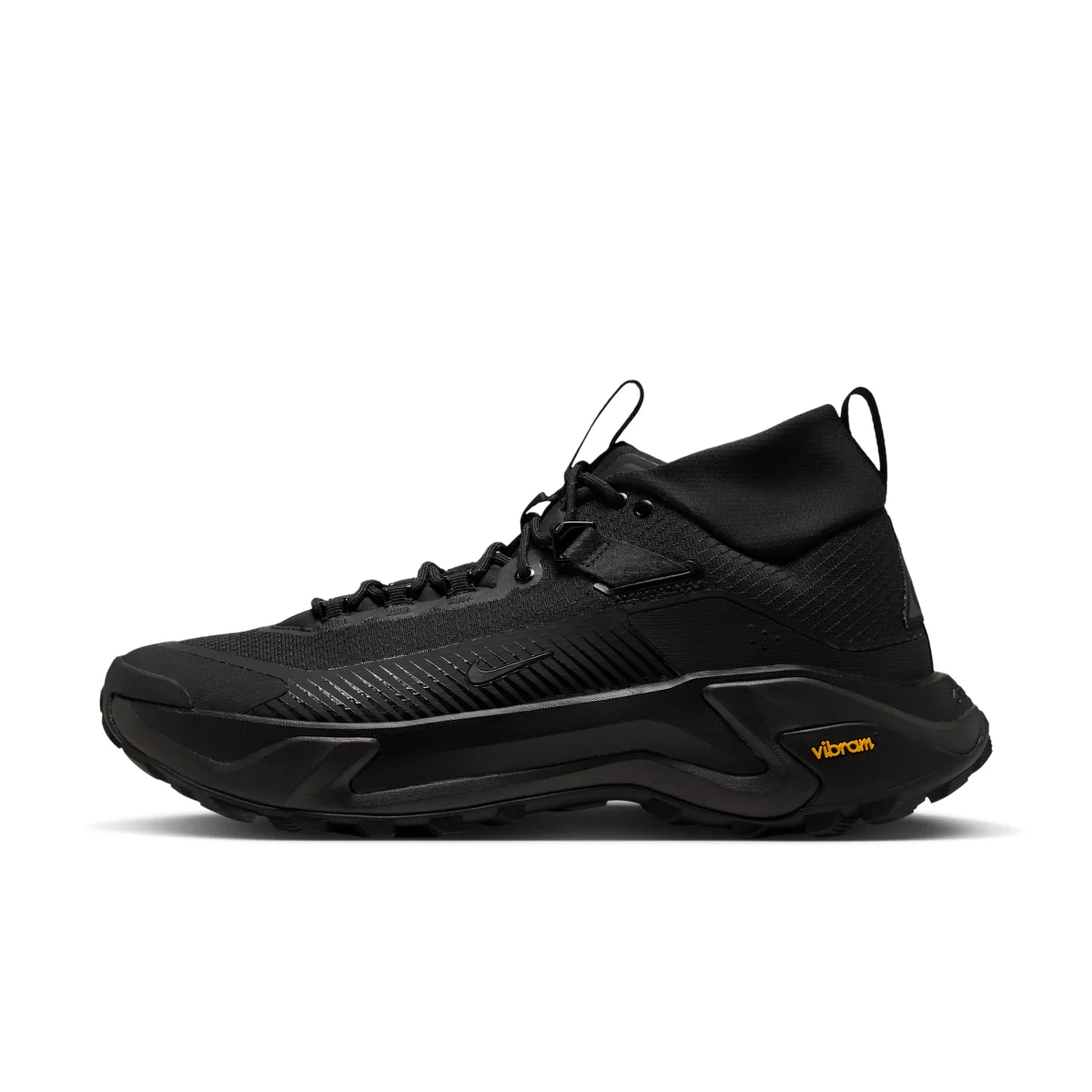 Nike Zegama Hike Hiking in Black