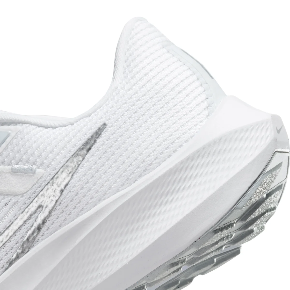 Nike Pegasus 40 in White
