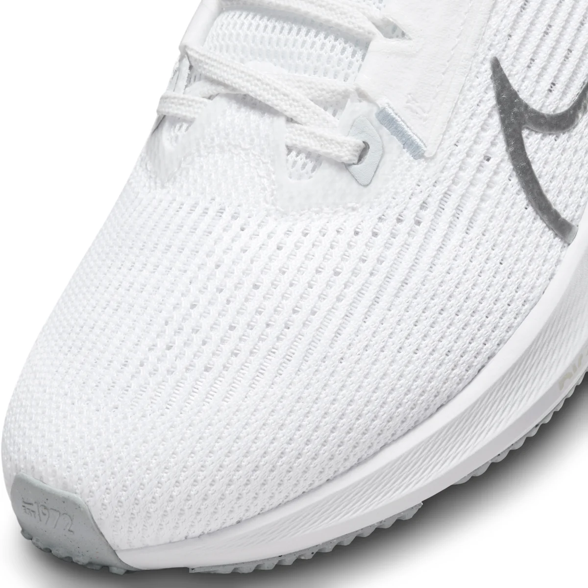 Nike Pegasus 40 in White