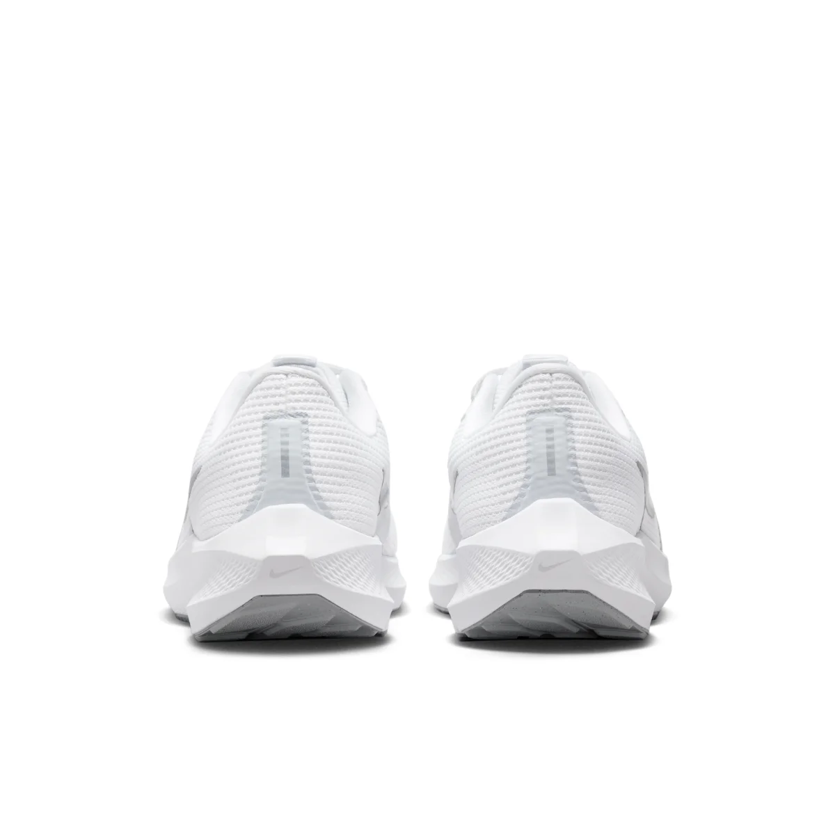 Nike Pegasus 40 in White