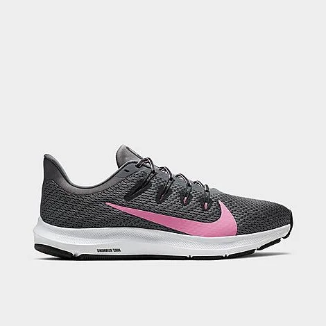 Nike Quest 2 in Multi