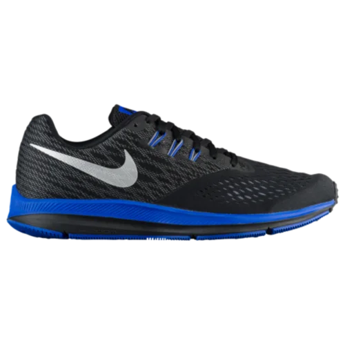Nike Air Zoom Winflo 4 in Black / Metallic