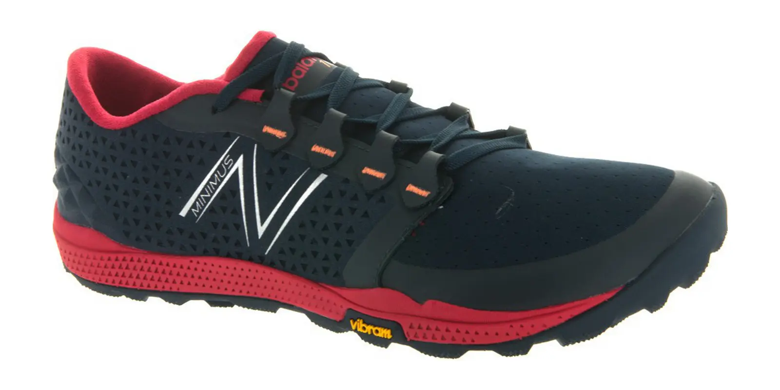 New Balance Minimus 10v4 in Black / Red