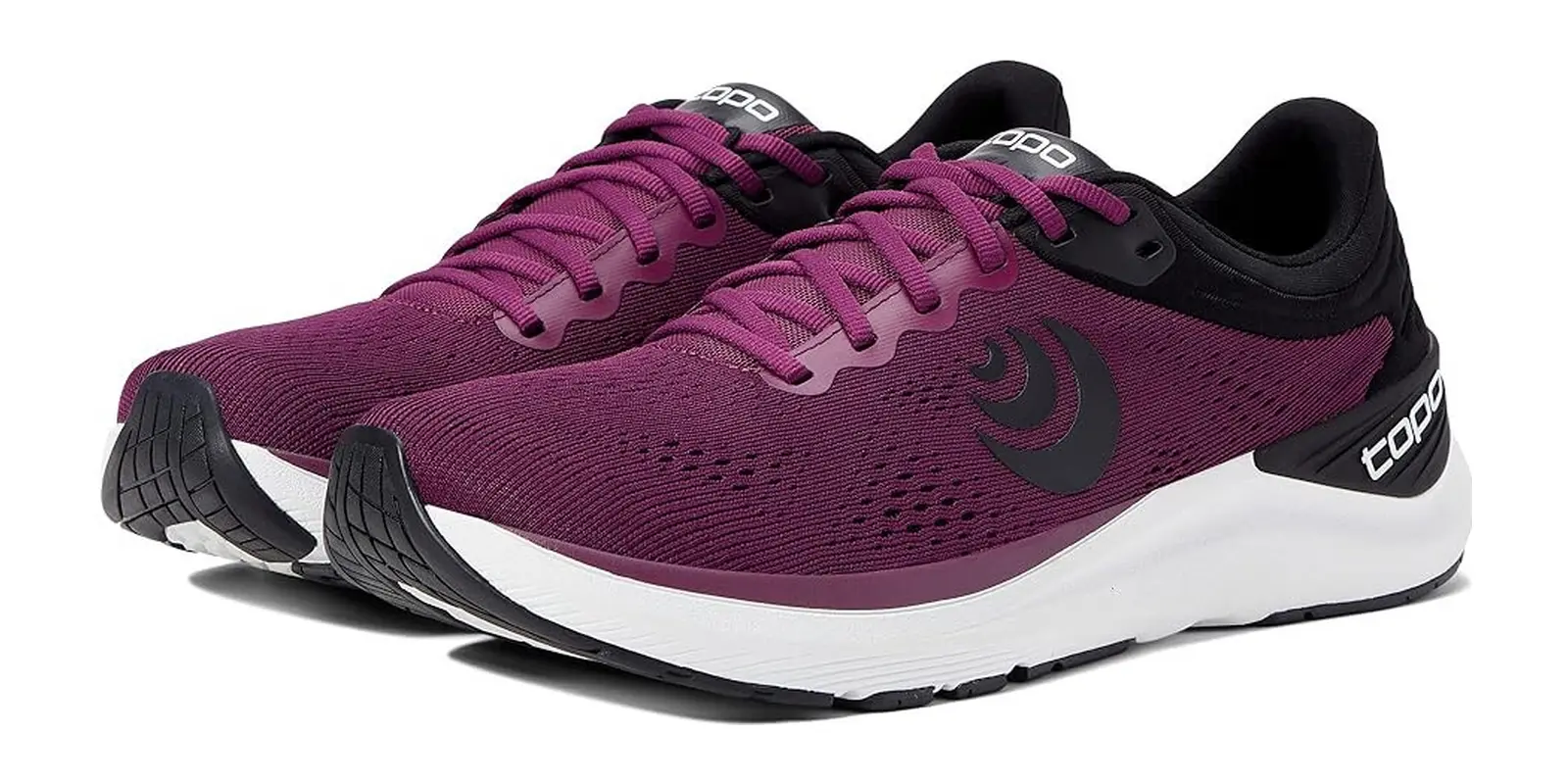 Topo Athletic Ultrafly 4 in Wineblack
