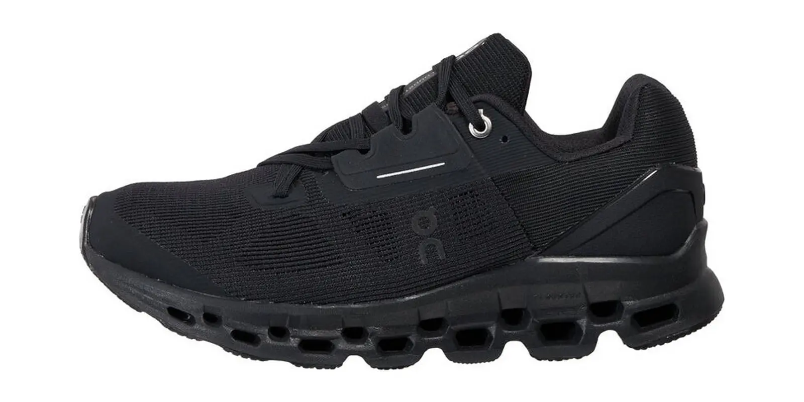 On Cloudstratus 2 in Black
