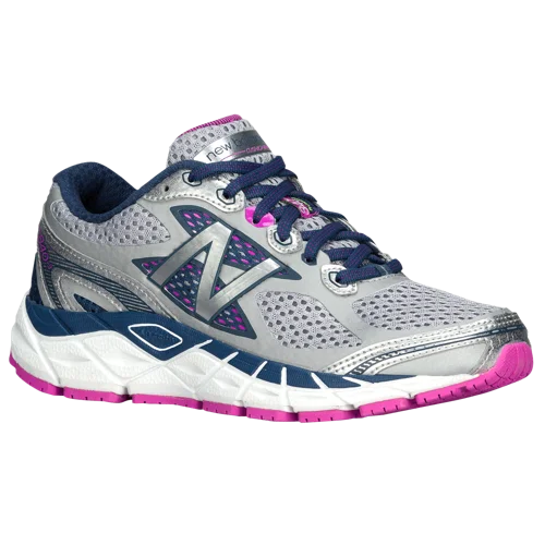 New Balance 840 v3 in White / Purple