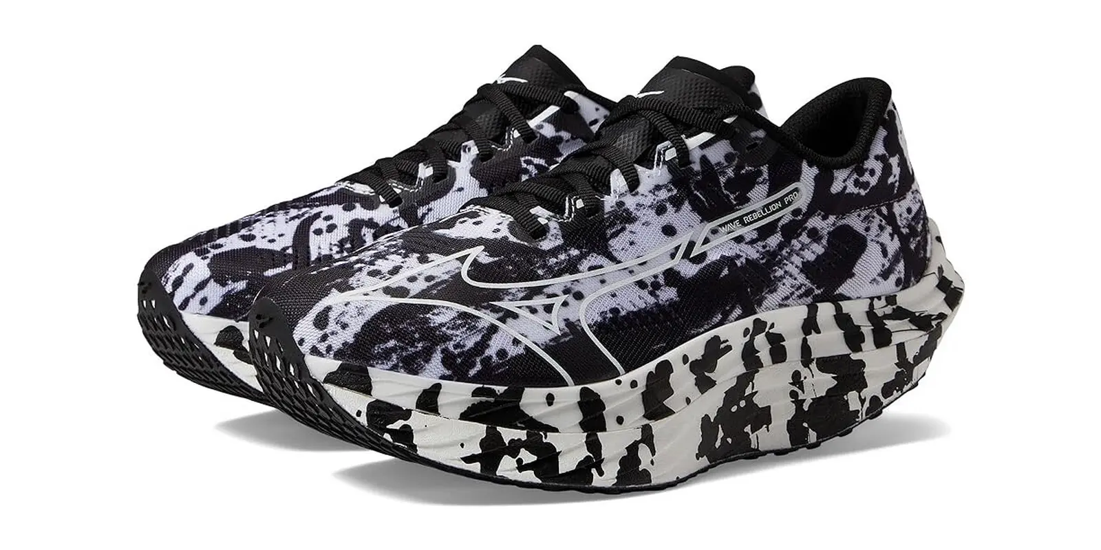 Mizuno Wave Rebellion Pro in White / Black