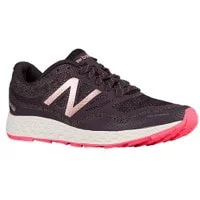 New Balance Fresh Foam Gobi in Grey / Pink