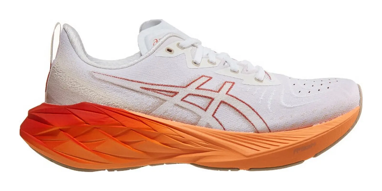 ASICS Novablast 4 in Whitemoonrock