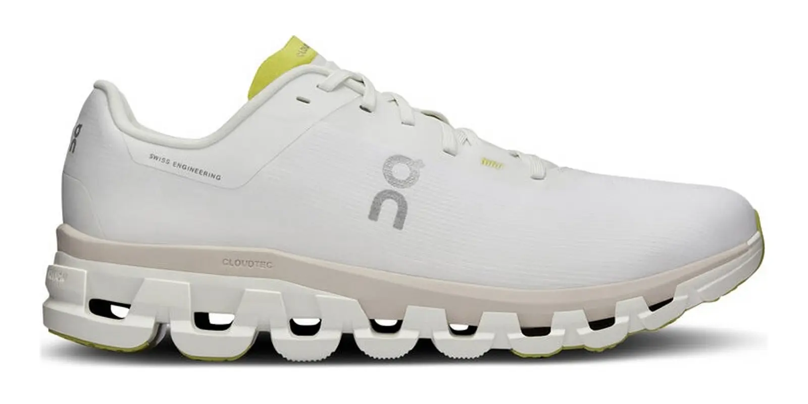 On Cloudflow 4 in White / Sand