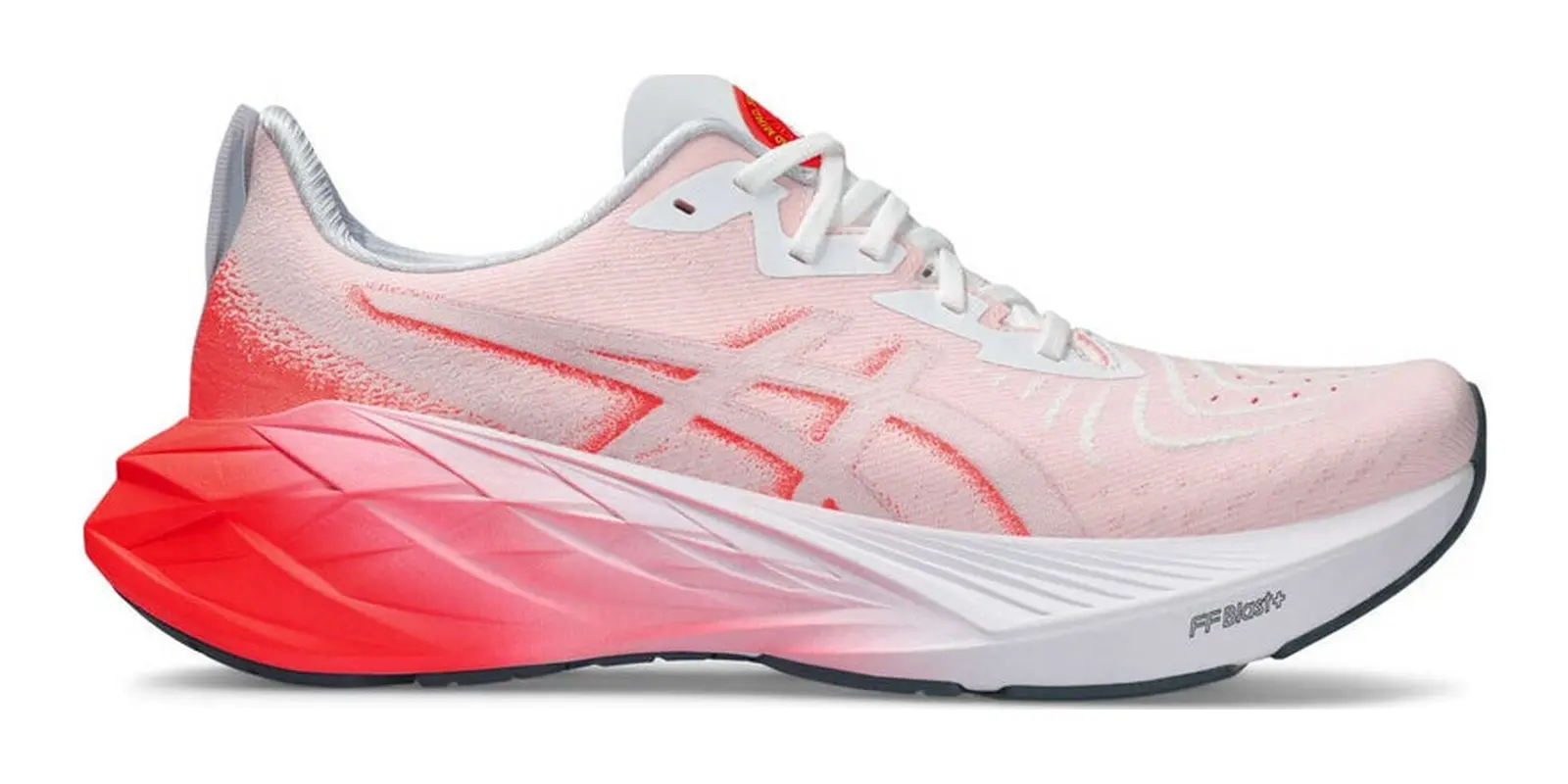 ASICS Novablast 4 in Whitesunrise