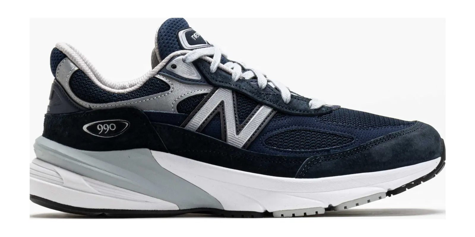 New Balance 990 v6 in Navy / White