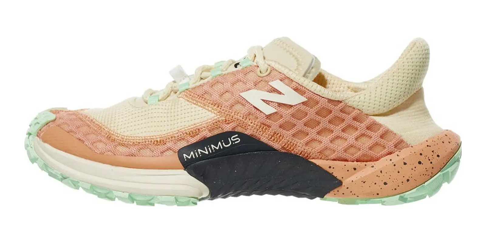 New Balance Minimus Trail in Driedorange