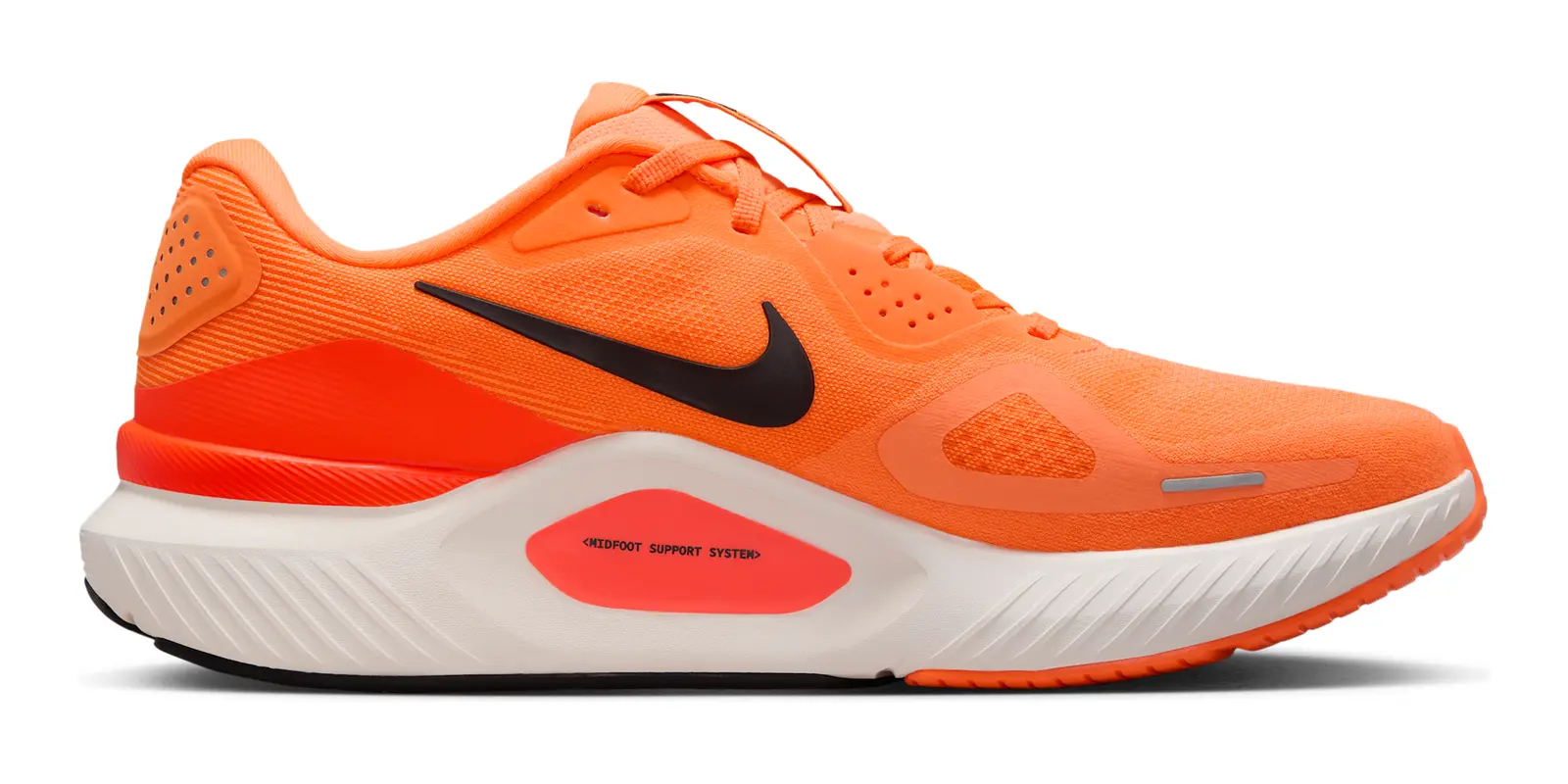 Nike Structure 26 in White