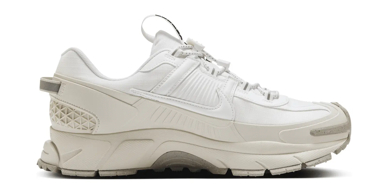 Nike Zoom Vomero Roam in Black
