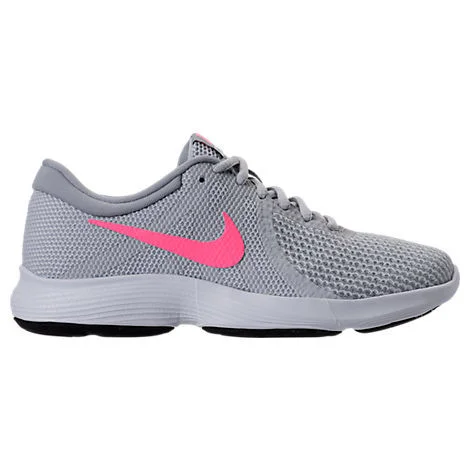 Nike Revolution 4 in Grey