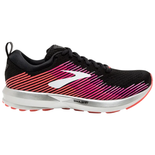 Brooks Levitate in Blackpinkalmond